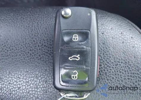 2015 Volkswagen Passat 1.8T Limited Edition from USA, damaged, VIN 1VWAS7A39FC107195